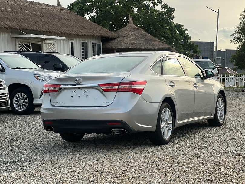 
								2015 Toyota Avalon Xle full									