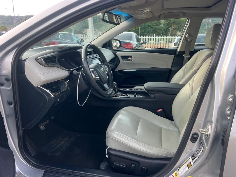 
								2015 Toyota Avalon Xle full									