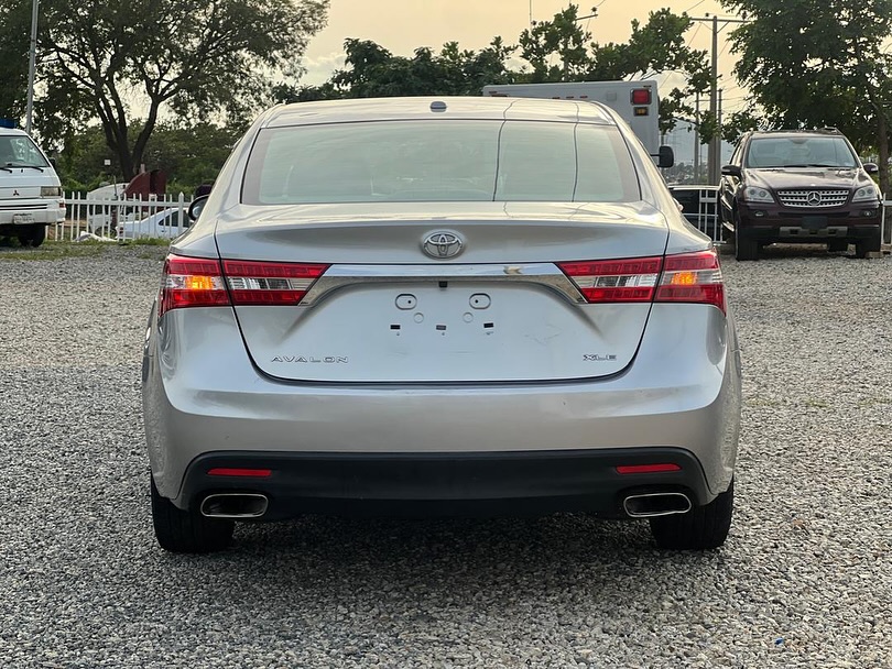 
								2015 Toyota Avalon Xle full									