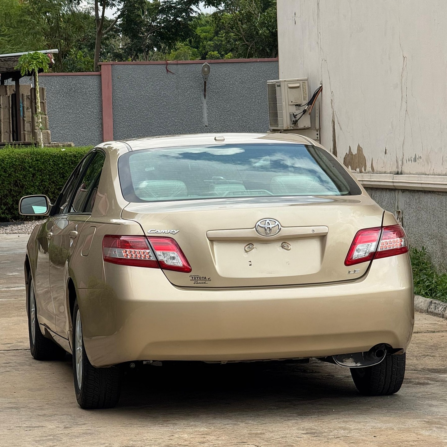 
								2010 Toyota Camry full									