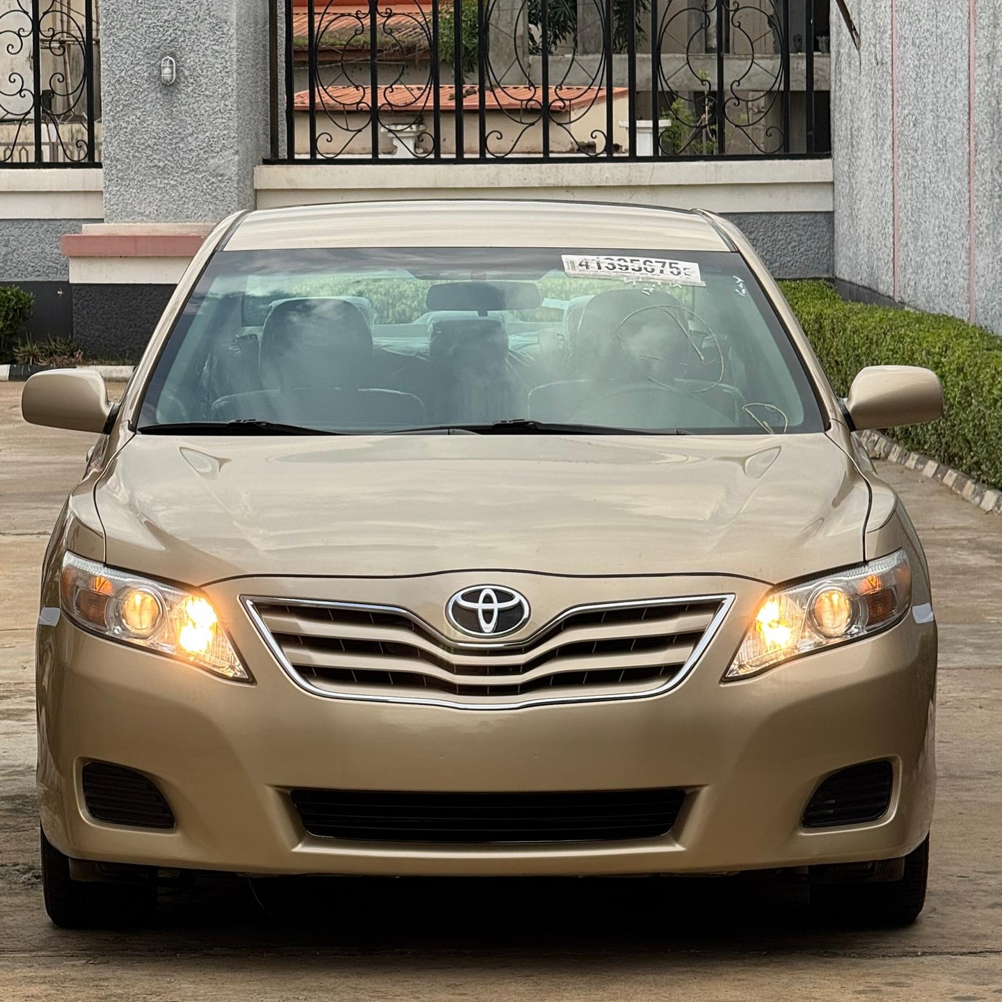 
								2010 Toyota Camry full									