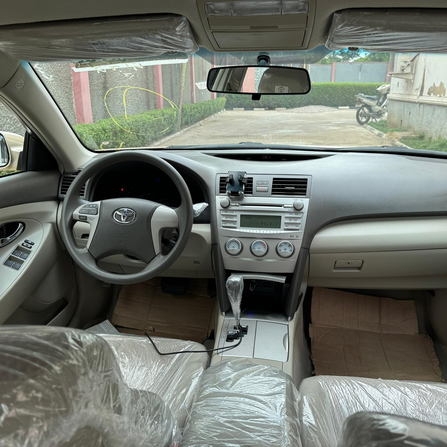
								2010 Toyota Camry full									